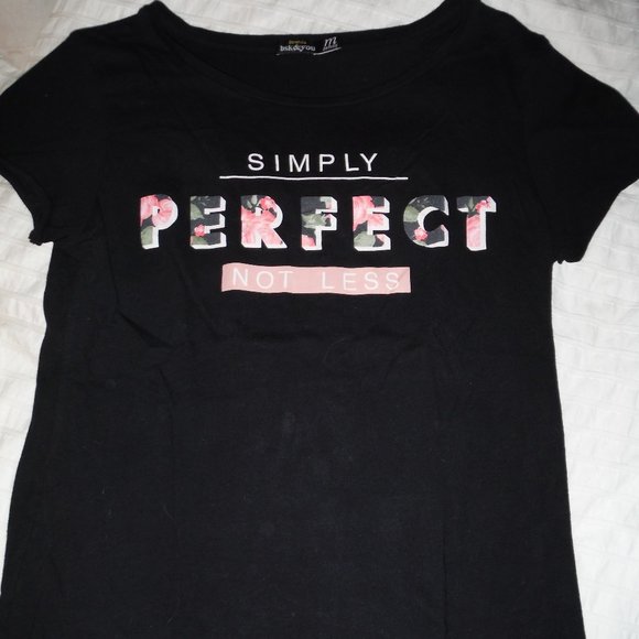 Bershka Tops - ✅3/40$ BERSHKA tee